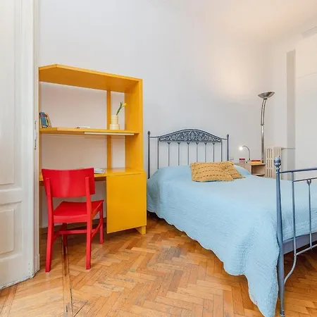 Apartment Mondrian Style House *
