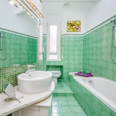 Mondrian Style House Apartment Milan