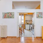 Mondrian Style House Milán