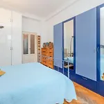 Mondrian Style House * Milán