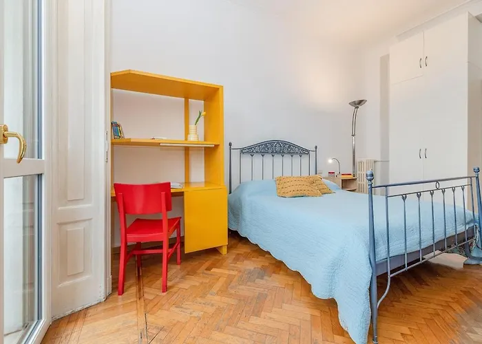 Apartment Mondrian Style House *