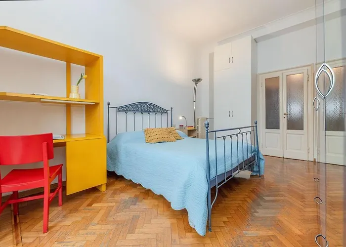 Mondrian Style House Mailand